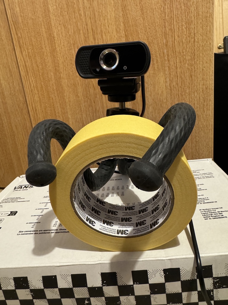 tripod with stering wheel